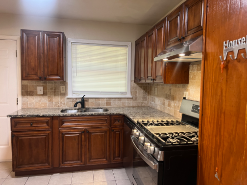 1930 Willa Way - Photo 7 of 22