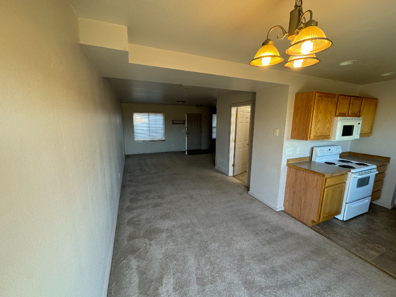 1013 N River Rock Dr - Photo 5 of 16