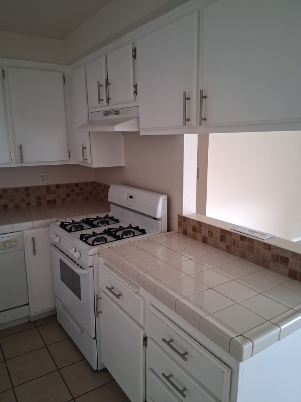 4438 W 138th St - Photo 6 of 7