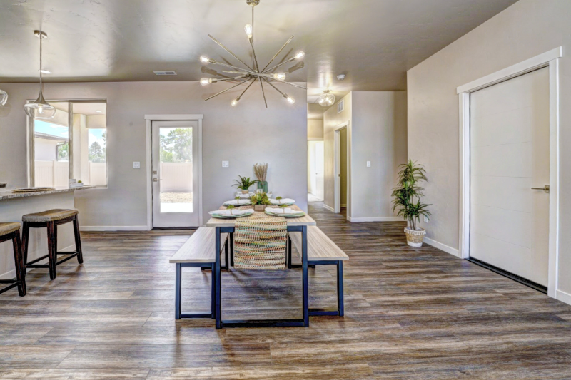 2745 Eclipse Ave - Photo 5 of 18
