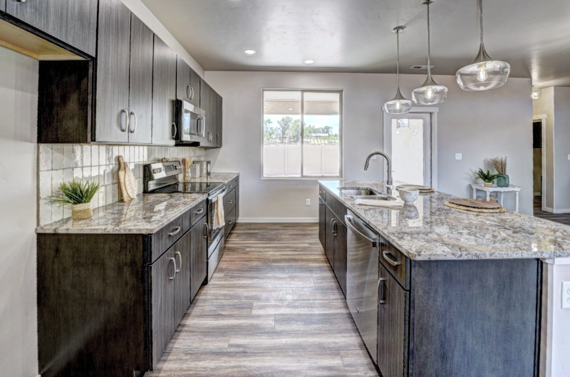 2745 Eclipse Ave - Photo 7 of 18