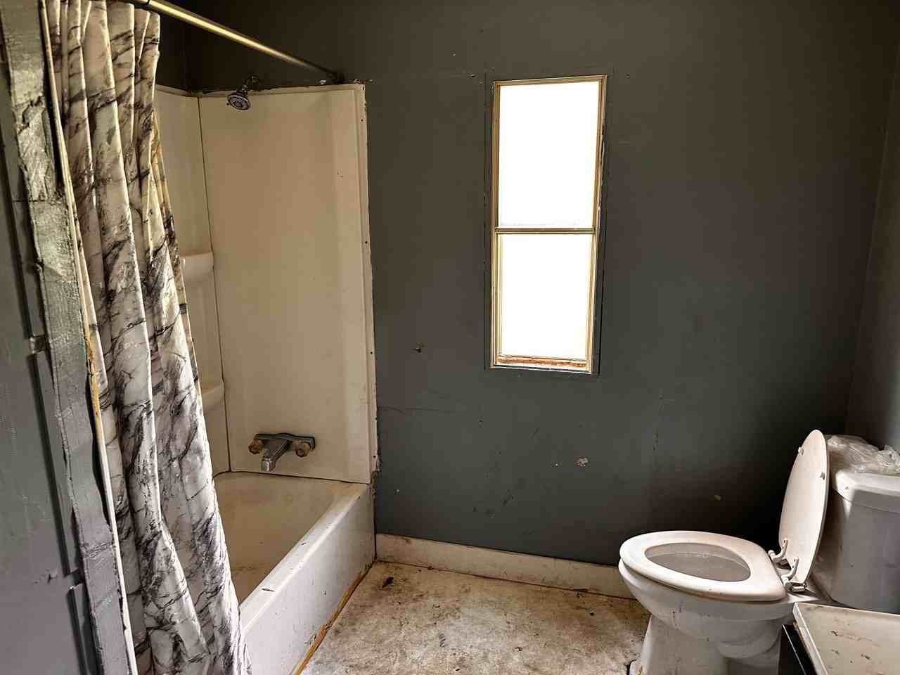 1310 Kittrell Dr - Photo 4 of 7