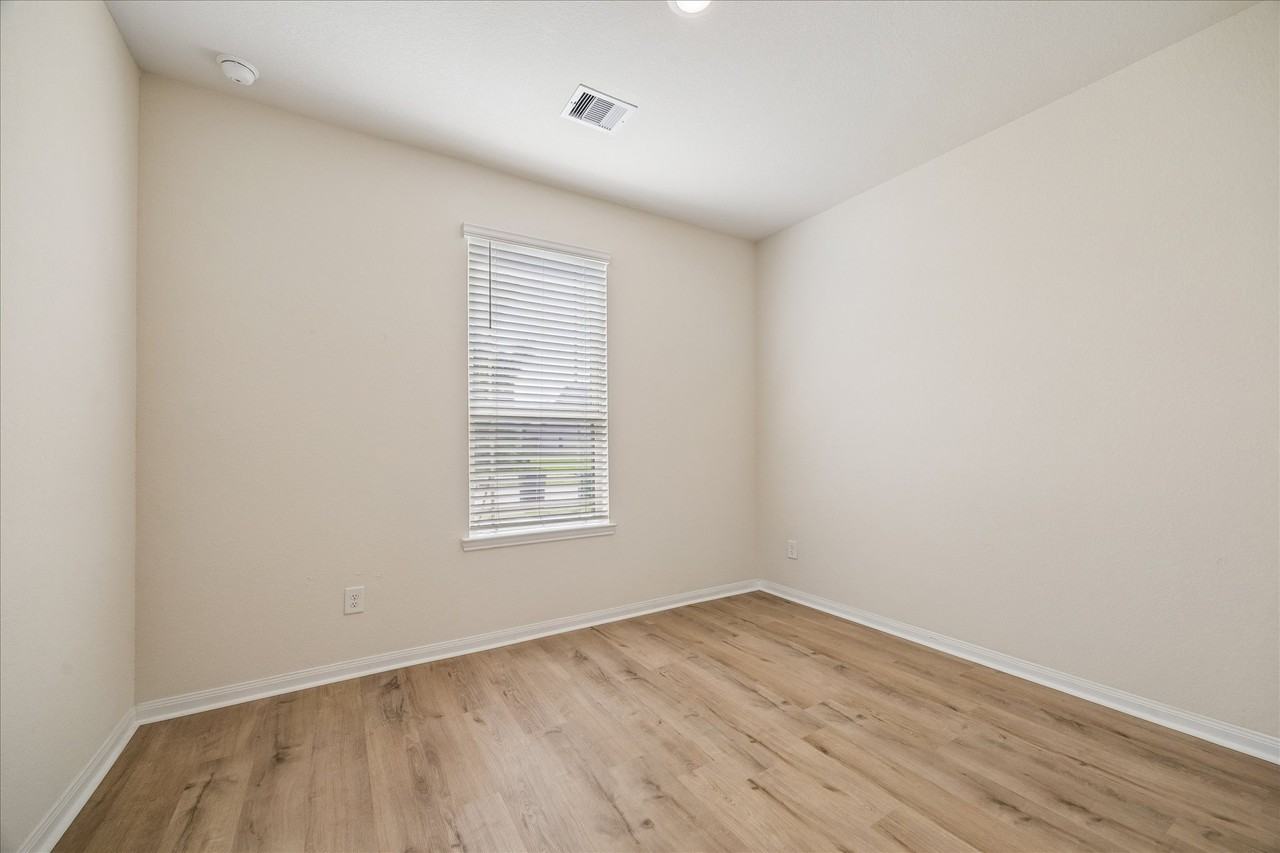 10750 Nyla Spring St - Photo 4 of 11