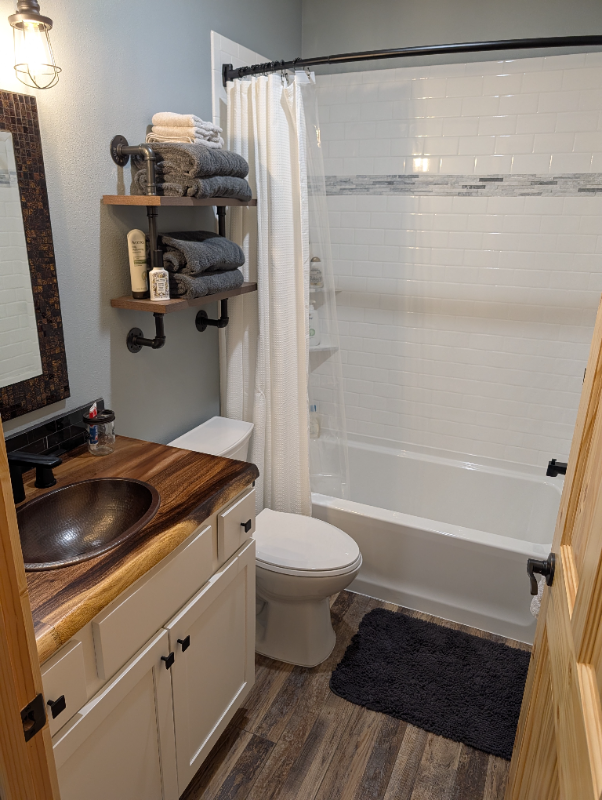 3663 Ne East Devils Lake Rd - Photo 6 of 12
