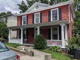 featured image of 223 N Jefferson St #1