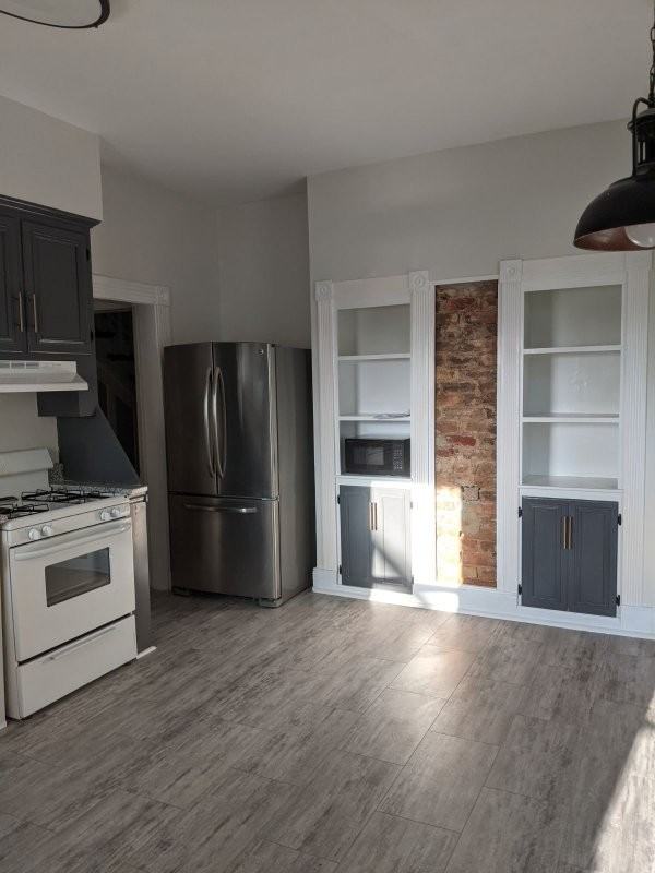 223 N Jefferson St #1 - Photo 3 of 9