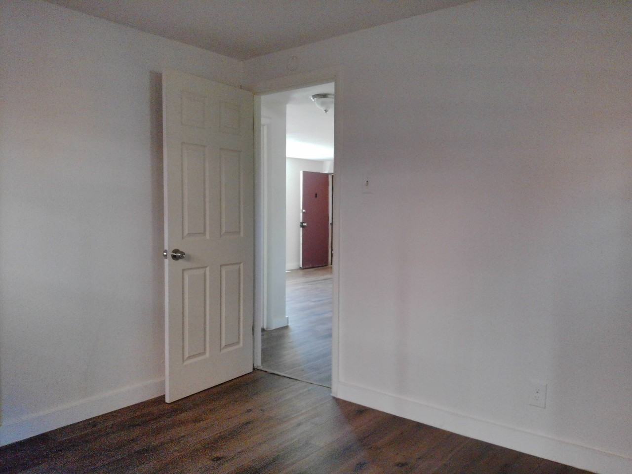 3285 Jasmine St #B - Photo 5 of 18