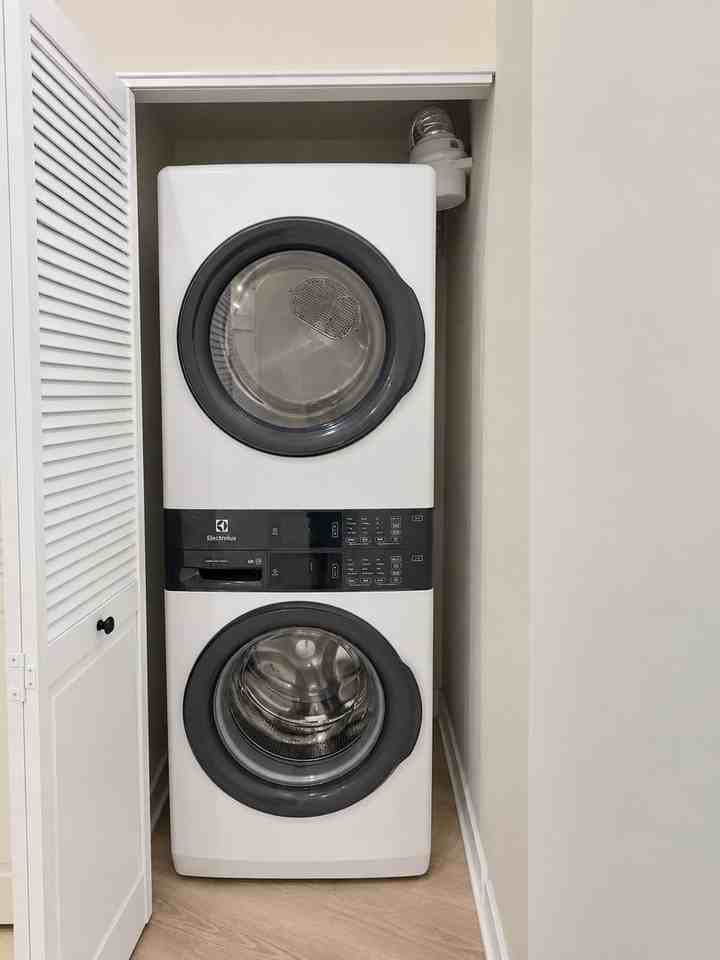 2408 S. Blue Island Ave - Photo 7 of 17