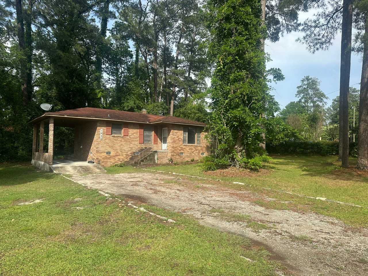1840 Windover Rd - Photo 2 of 14