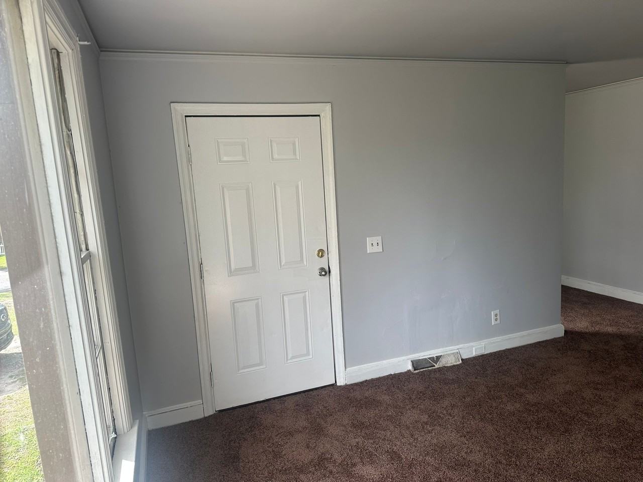1840 Windover Rd - Photo 3 of 14