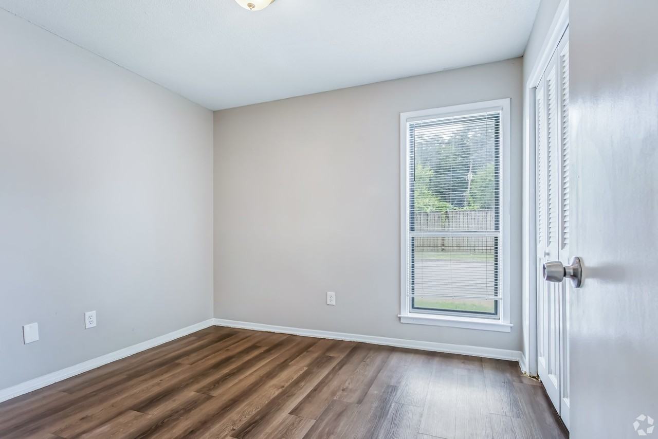 3945 Macon Rd - Photo 3 of 12
