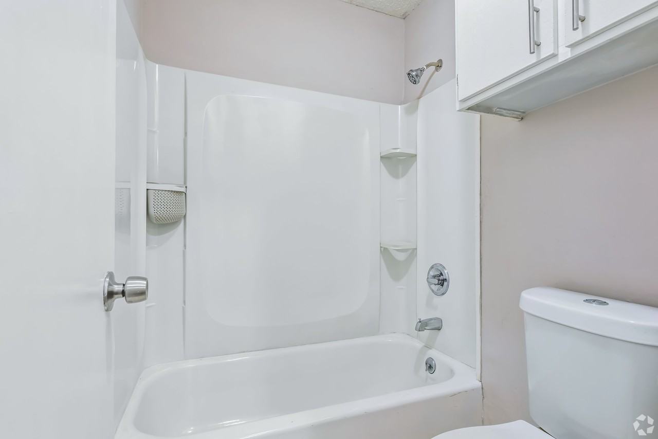 3945 Macon Rd - Photo 4 of 12