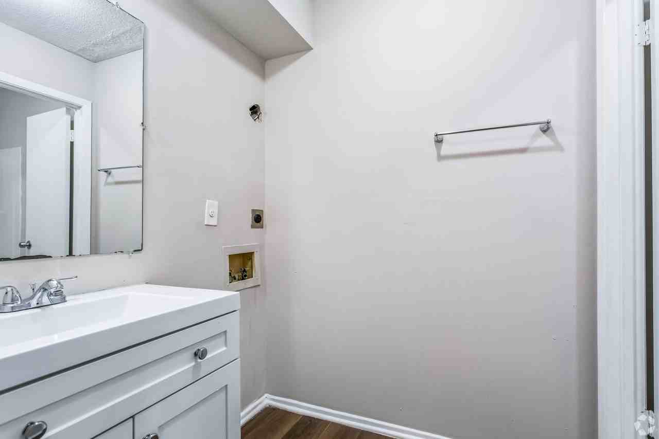 3945 Macon Rd - Photo 5 of 12