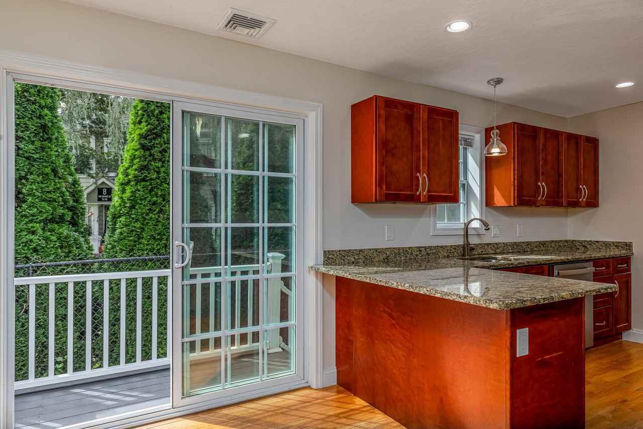12 Woodbury Ct