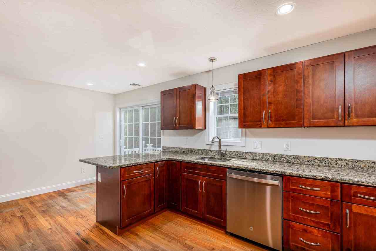 12 Woodbury Ct - Photo 5 of 24