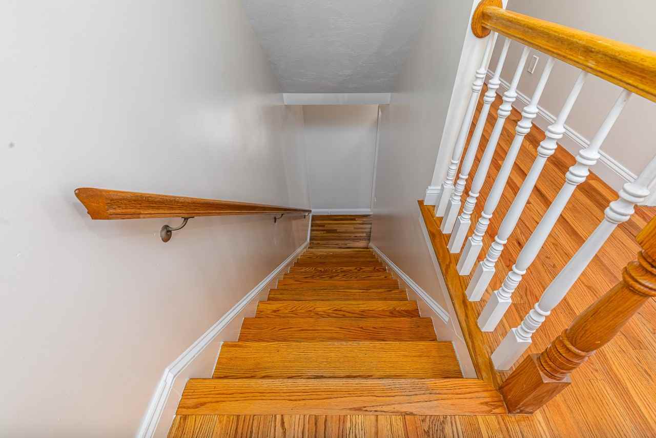 12 Woodbury Ct - Photo 7 of 24