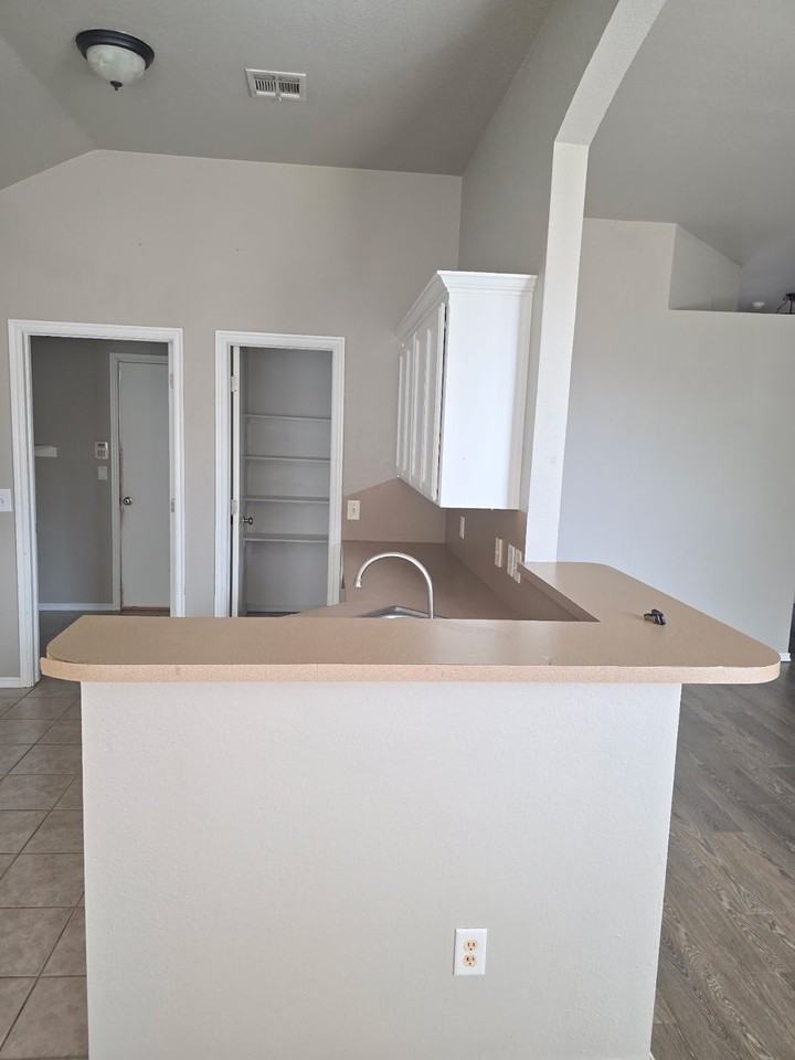 2304 Nw 162nd St - Photo 2 of 15