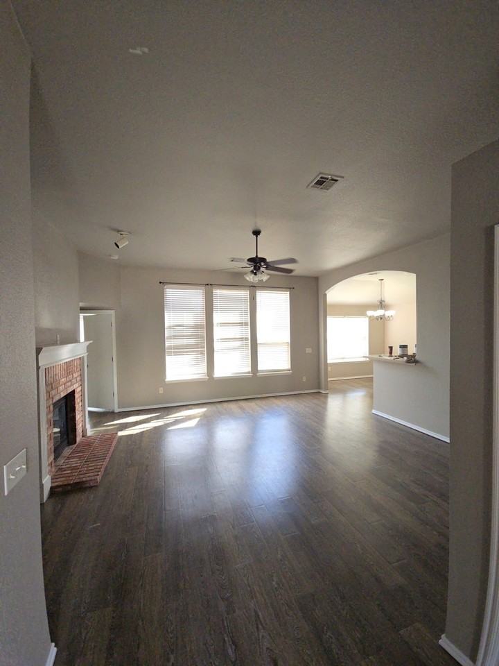 2304 Nw 162nd St - Photo 3 of 15