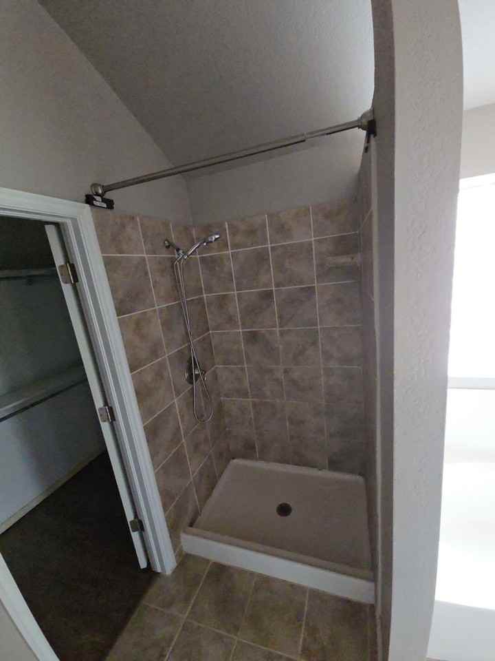 2304 Nw 162nd St - Photo 6 of 15