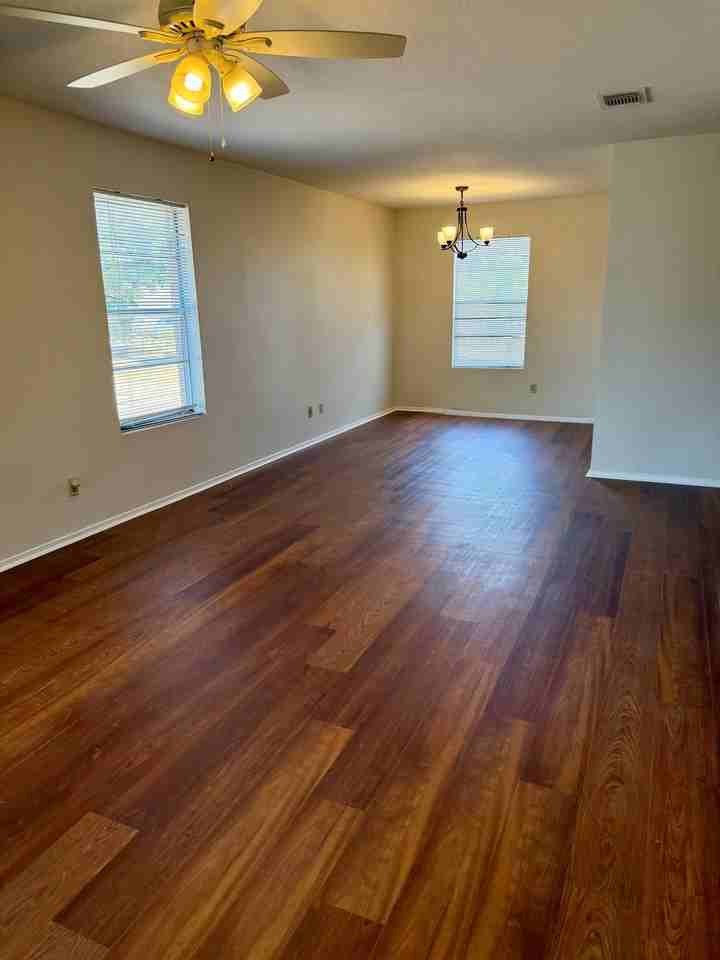 512 Karen St #512 - Photo 4 of 15