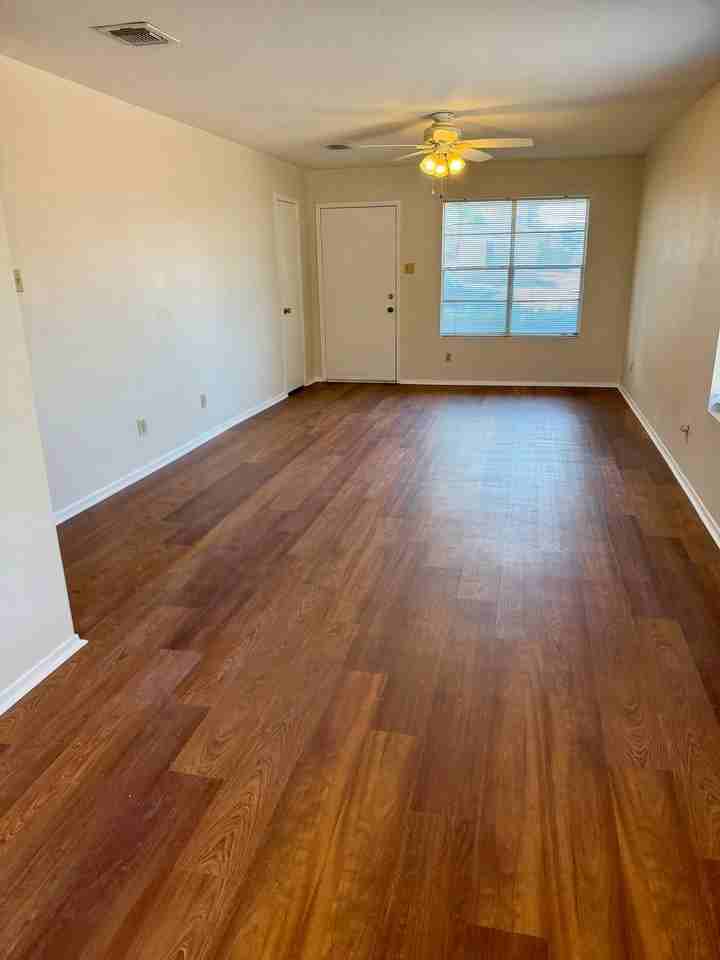 512 Karen St #512 - Photo 5 of 15
