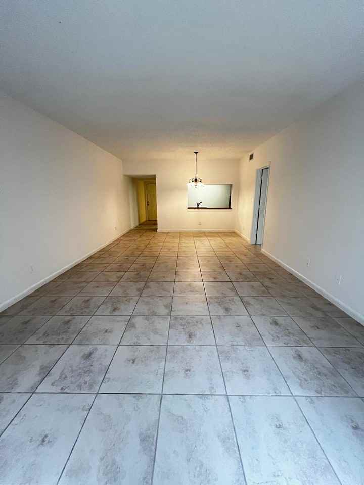 3305 Nw 101st Ave #3305 - Photo 4 of 10