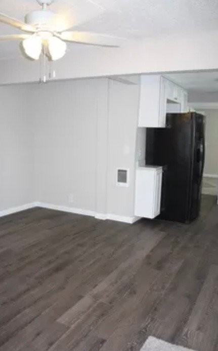 1078 Blaine Ave - Photo 5 of 10