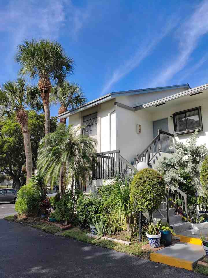 1001 Se 6th Ave #F227