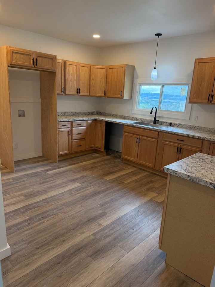 900 Spring St - Photo 2 of 10