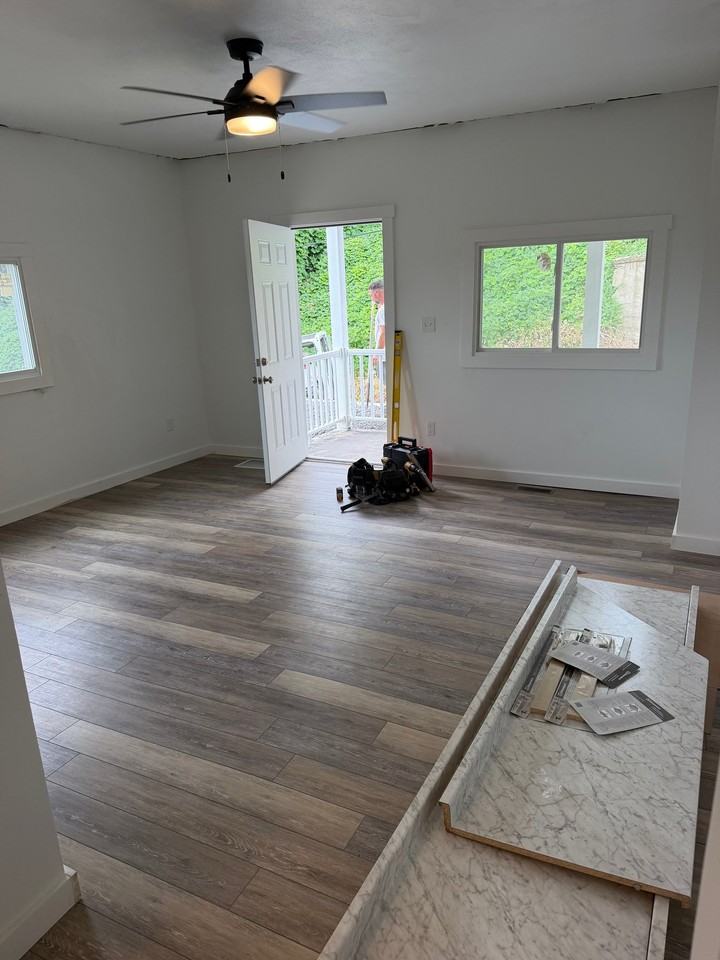900 Spring St - Photo 4 of 10