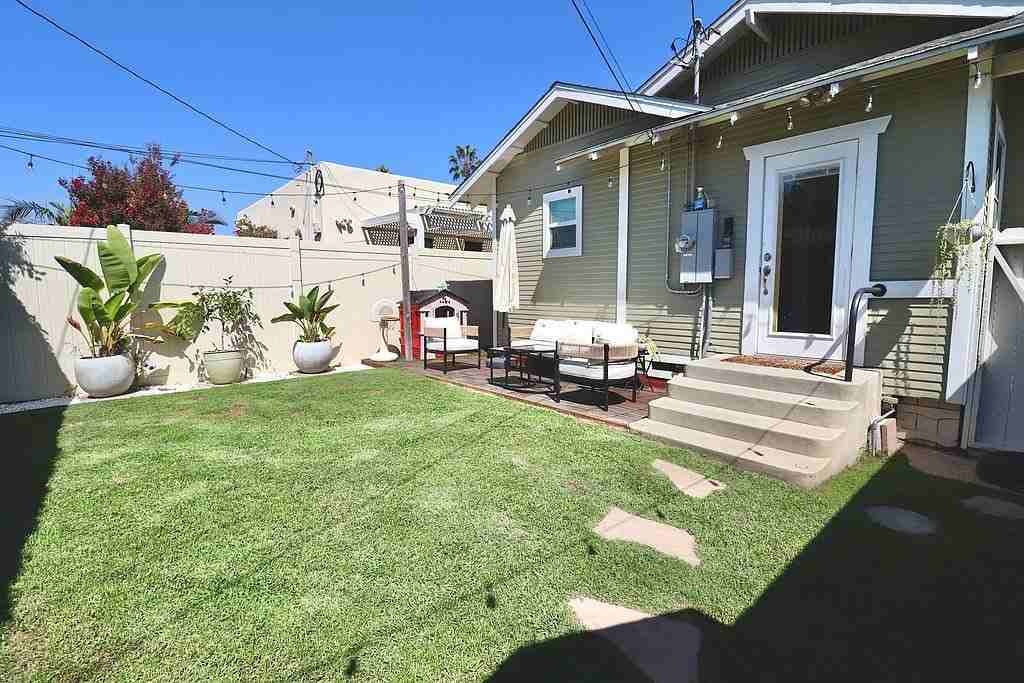 1109 Bennett Ave - Photo 5 of 19
