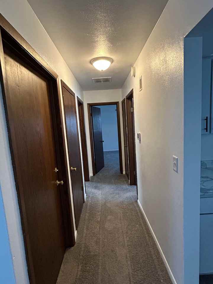 1050A Van Buren Ave - Photo 7 of 12