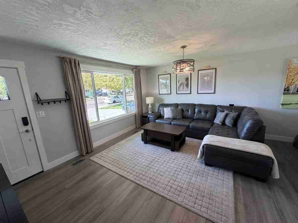 1695 Sw - Photo 5 of 21