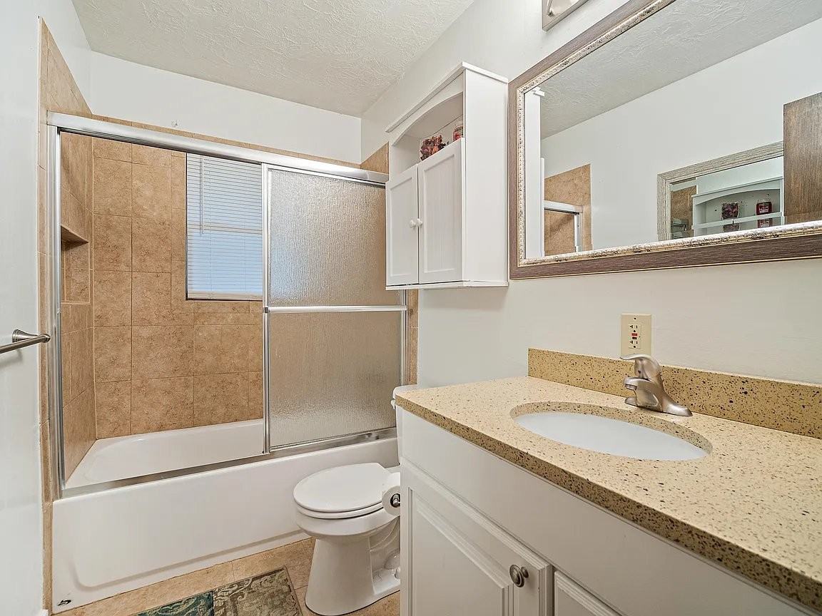 303 S Burton Ave - Photo 6 of 9