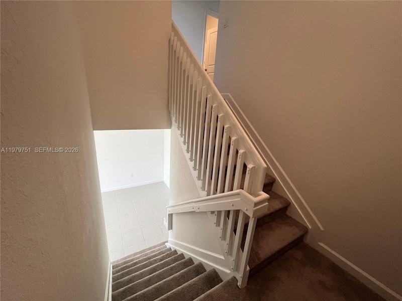 9960 Sw 228th Ter - Photo 5 of 36