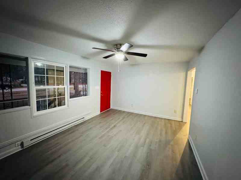 2512 Rockwood Dr - Photo 2 of 20