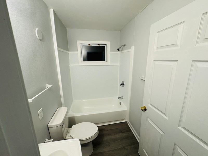 2512 Rockwood Dr - Photo 4 of 20
