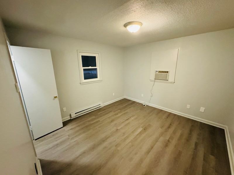 2512 Rockwood Dr - Photo 5 of 20