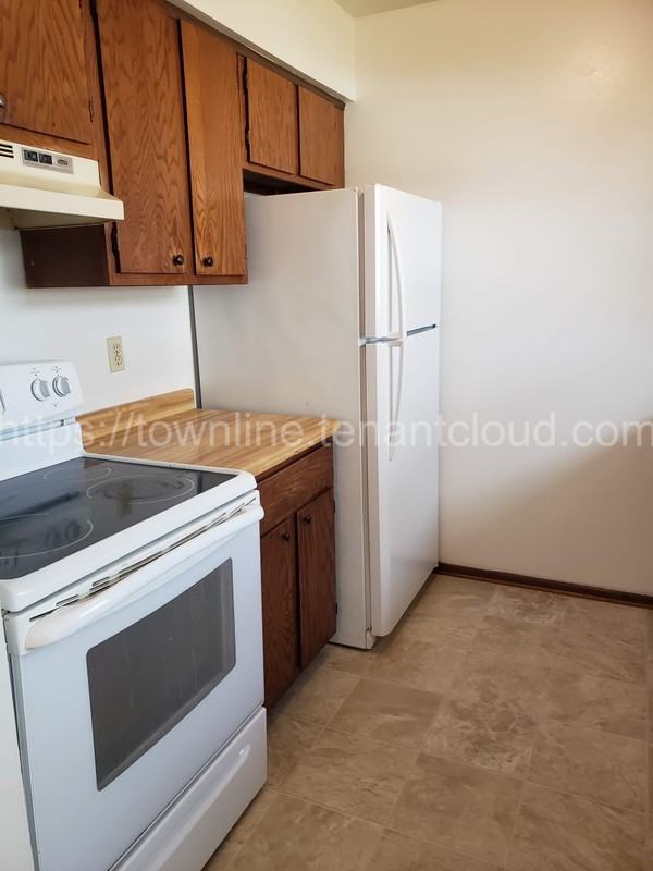 1404 E Sunset Dr #C - Photo 5 of 13
