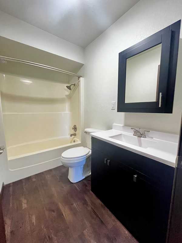 904 Park St #5 - Photo 4 of 8