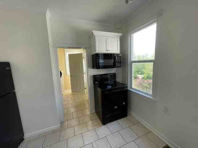 205 W Main St - Photo 4 of 10