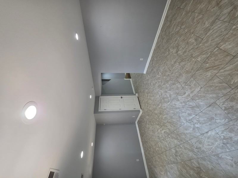 406 Knollwood Ct - Photo 7 of 37