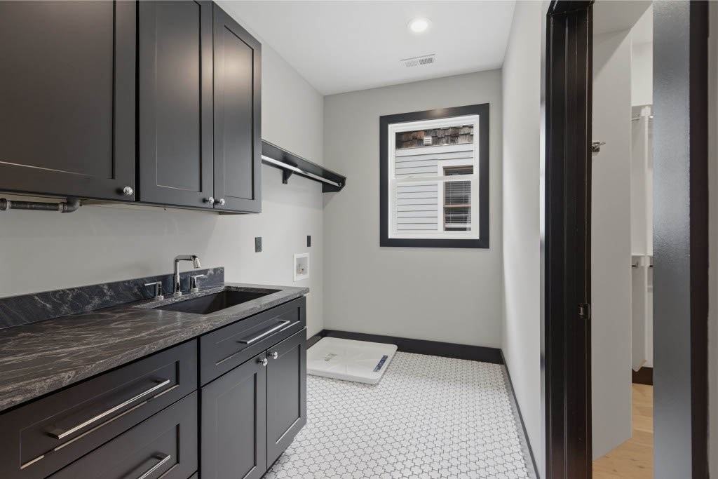 1712 Straightway Ave - Photo 6 of 20