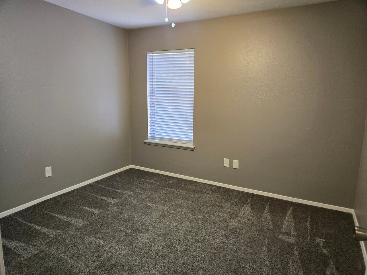 3209 Coastal Dr - Photo 5 of 11