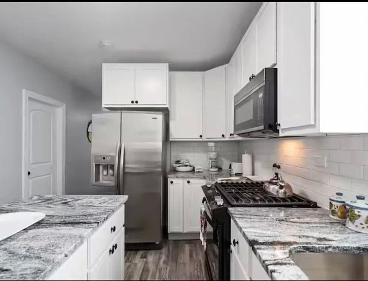 7144 S Ingleside Ave #2 - Photo 6 of 7