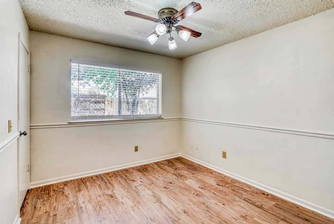 2151 Ne 37th Rd - Photo 6 of 13