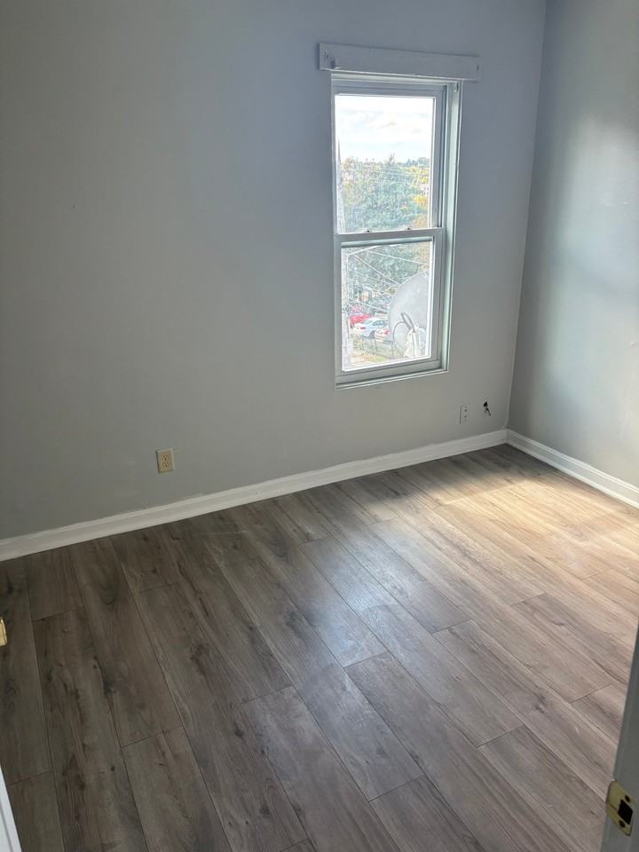 14 Congress St #3rdFLRIGHT - Photo 2 of 10