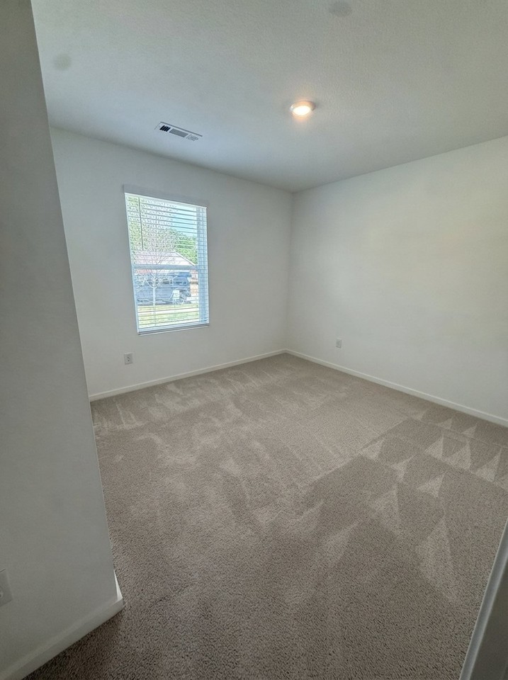 425 S Pittman St - Photo 3 of 13