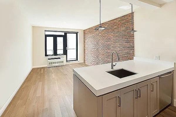 536 47th Rd #2R - Photo 3 of 7