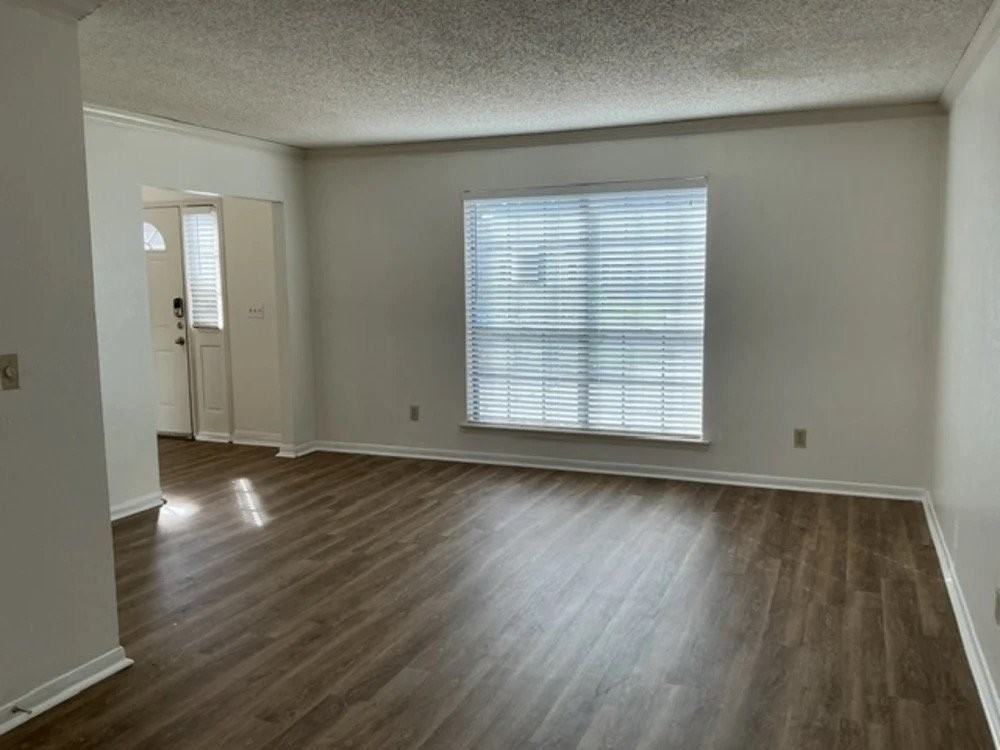2815 Sea Ledge Dr - Photo 2 of 10